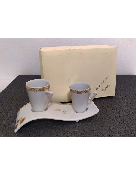 Tazzine-caffe-in-coppia-con-piatto-onda-limoge-bianco-e-oro-10