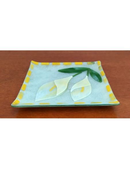 Piatto-quadrato-in-vetro-decorato-con-calle-pressofuse-4