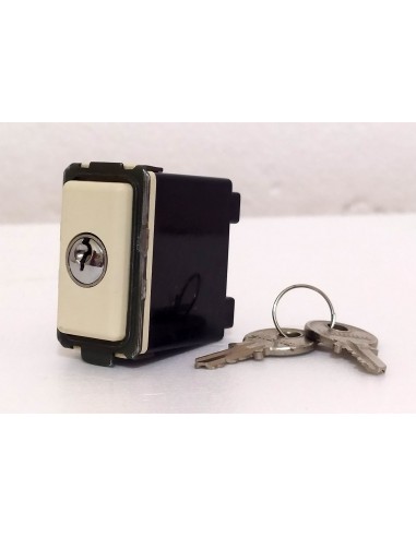 Deviatore-a-chiave-Bticino-Magic-10a-250v-Art5007D