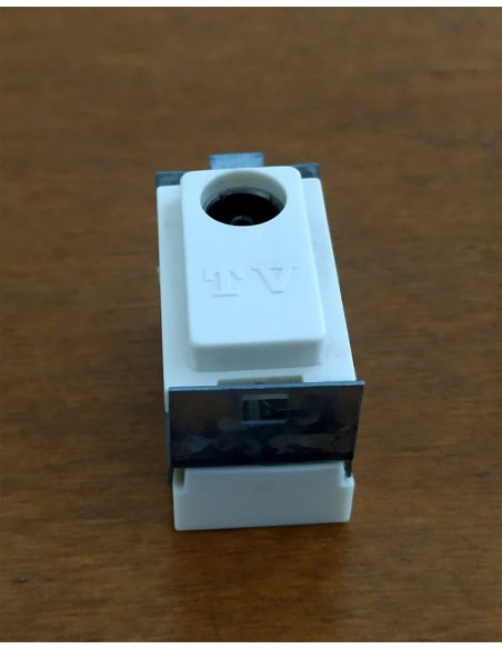 Presa-TV-terminale-femmina-Feb2051-compatibile-per-Bticino-Magic-3