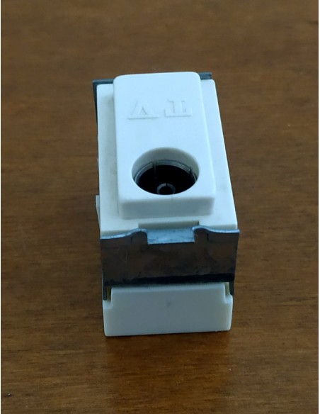 Presa-TV-terminale-femmina-Feb2051-compatibile-per-Bticino-Magic-4