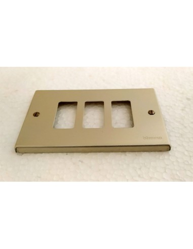 Placca-Bticino-3-posti-moduli-in-alluminio-serie-Magic