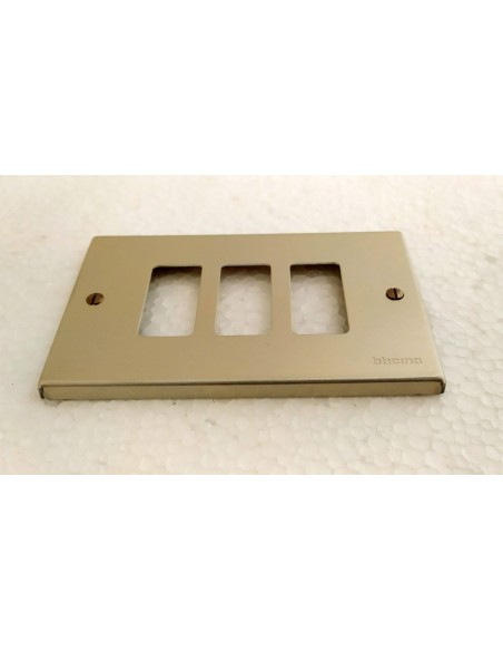 Placca-Bticino-3-posti-moduli-in-alluminio-serie-Magic