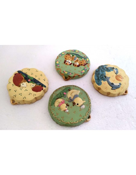 Placchetta-in-ceramica-decorata-o-105xh2-con-scatola-set-4-pz-1