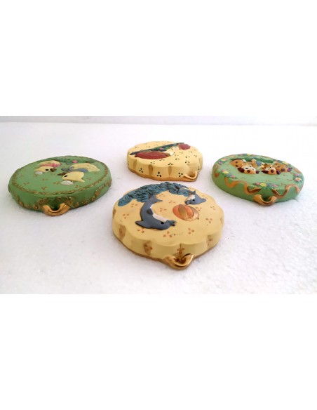 Placchetta-in-ceramica-decorata-o-105xh2-con-scatola-set-4-pz-3