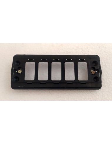 Supporto-in-resina-5-posti-per-scatola-rettangolare-Bticino-Magic