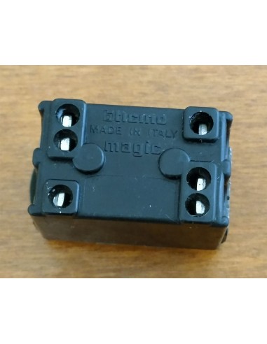 Pulsante-doppio-saliscendi-Bticino-serie-Magic-con-frecce-6