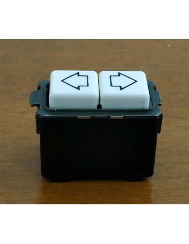 Pulsante-doppio-saliscendi-Bticino-serie-Magic-con-frecce-3