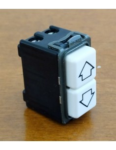 Pulsante-doppio-saliscendi-Bticino-serie-Magic-con-frecce 2