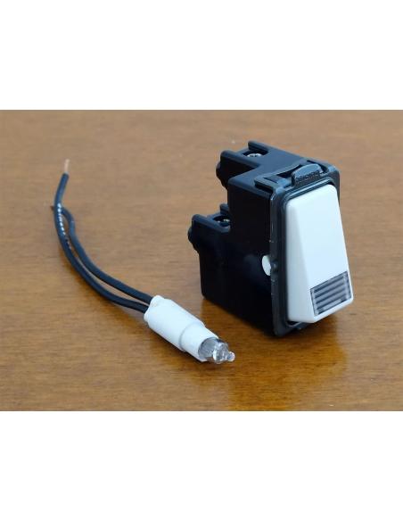 Interruttore-unipolare-luminoso-Bticino-Magic-Tcc5001LN-1