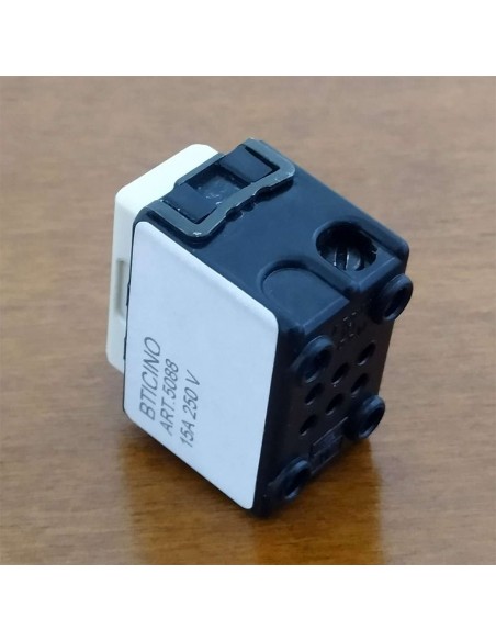 Portafusibile-Bticino-serie-Magic-con-fusibile-Art5088-3