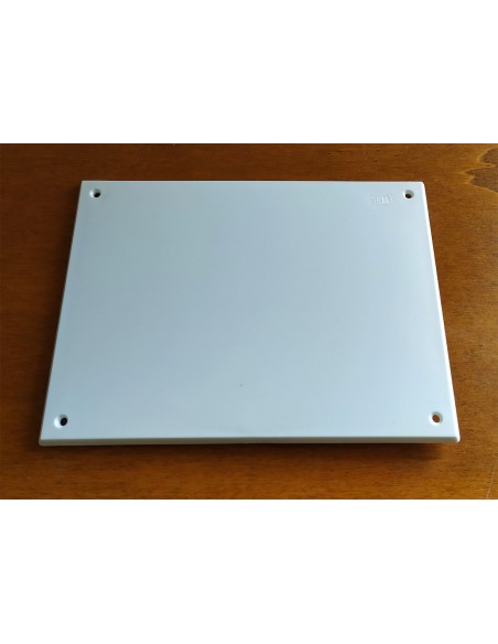 Coperchio-bianco-per-scatole-derivazione-incasso-200x150