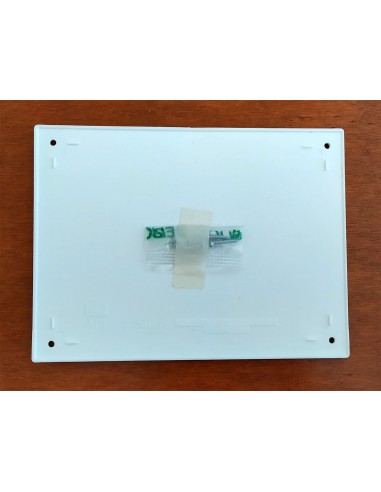 Coperchio-bianco-per-scatole-derivazione-incasso-200x150-2