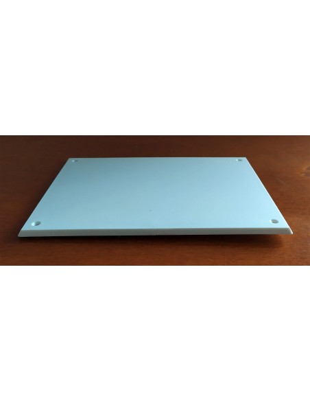 Coperchio-bianco-per-scatole-derivazione-incasso-200x150-6