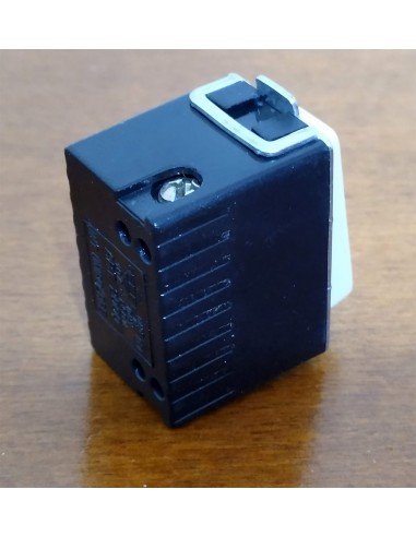 Interruttore-unipolare-Feb-compatibile-Bticino-Magic-10a-250V-4