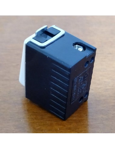 Interruttore-unipolare-Feb-compatibile-Bticino-Magic-10a-250V-5