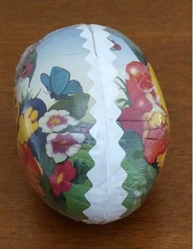 Uovo-apribile-in-cartoncino-decorato-12x8-cm-2