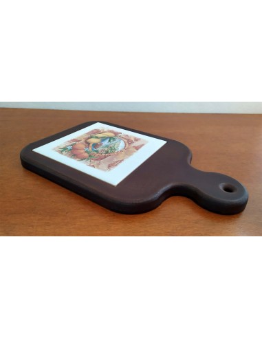 Tagliere-in-arte-povera-con-decorazione-su-piastrella-ceramica-1