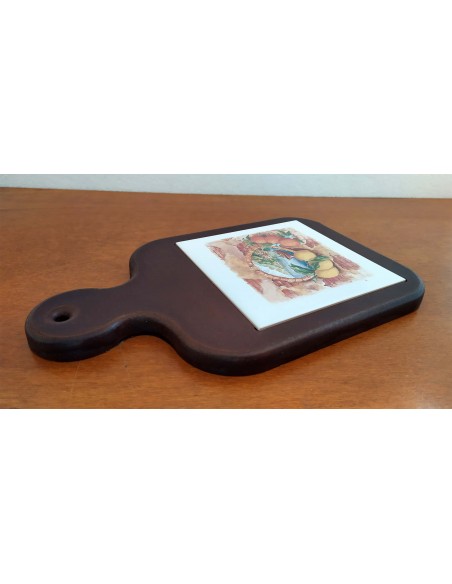 Tagliere-in-arte-povera-con-decorazione-su-piastrella-ceramica