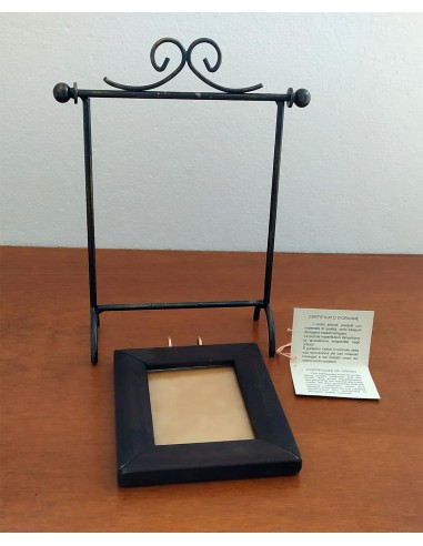 Cornice-portafoto-in-legno-arte-povera-su-supporto-metallico-6