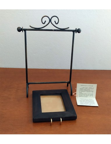 Cornice-portafoto-in-legno-arte-povera-su-supporto-metallico-5