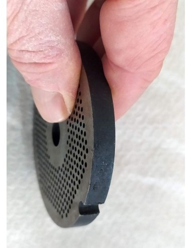 Piastra-trafila-per-tritacarne-elettrico-n°22-foro-da-2-mm-3