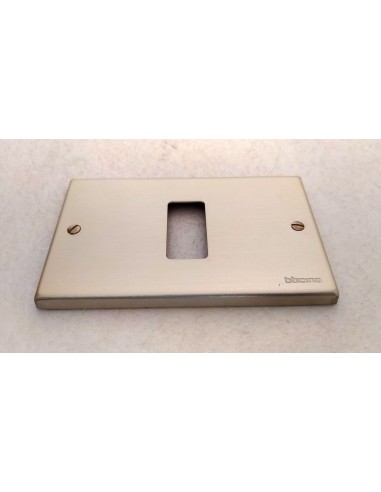 Placca-Bticino-1-posto-moduli-in-alluminio-serie-Magic-1