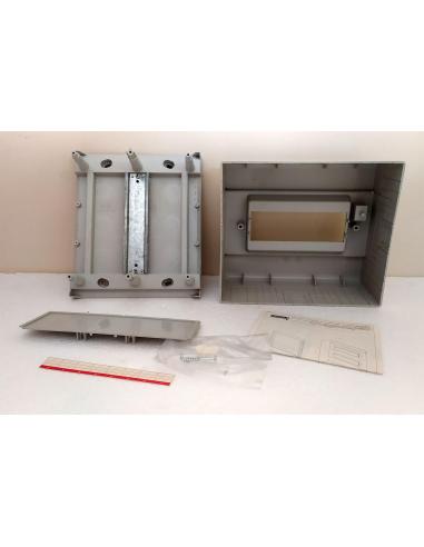 Centralino-da-parete-8-moduli-senza-portello-IP40-3