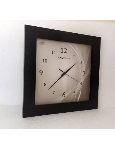 Orologio-quadrato-in-legno-venghe-nero-con-fondo-sfumato-2