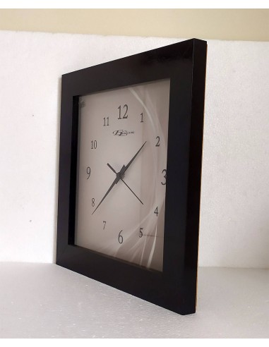 Orologio-quadrato-in-legno-venghe-nero-con-fondo-sfumato-4