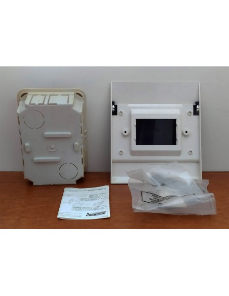 Centralino-da-incasso-Lucasystem-4-moduli-con-portello-fumè-IP40-4