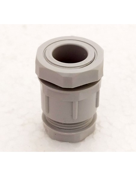 Pressacavo-grigio-in-poliammide-passo-Pg13-foro-20,5-IP67-3