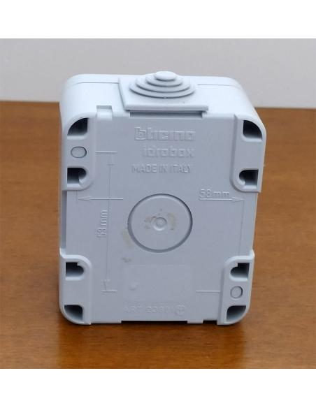 Cassetta-custodia-da-parete-idrobox-Bticino-Tekne-1-posto-3