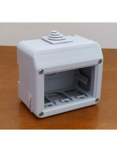 Cassetta-custodia-da-parete-idrobox-Bticino-Tekne-3-posti