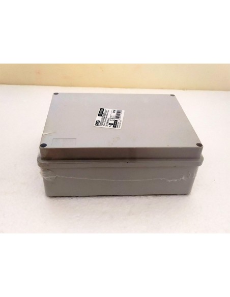 Cassetta-di-derivazione-stagna-con-pareti-lisce-190x140x70-IP56-1