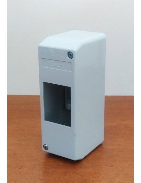 Centralino-calotta-da-parete-1/2-moduli-Lucasystem-IP40