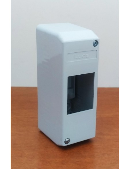 Centralino-calotta-da-parete-1/2-moduli-Lucasystem-IP40-1