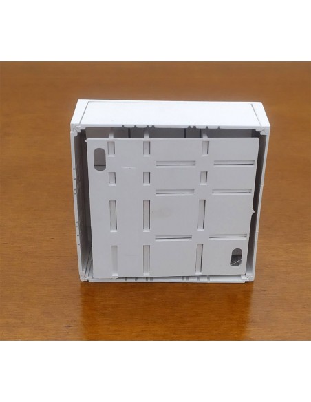 Scatola-per-derivazioni-piane-Lucasystem-avorio-H10/17-4