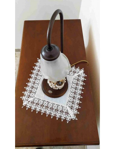 Lampada-arte-povera-con-base-legno-e-coppia-di-sposi-7