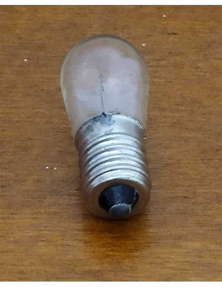 Lampada-ad-incandescenza-14V5W-attacco-a-vite-E14-3