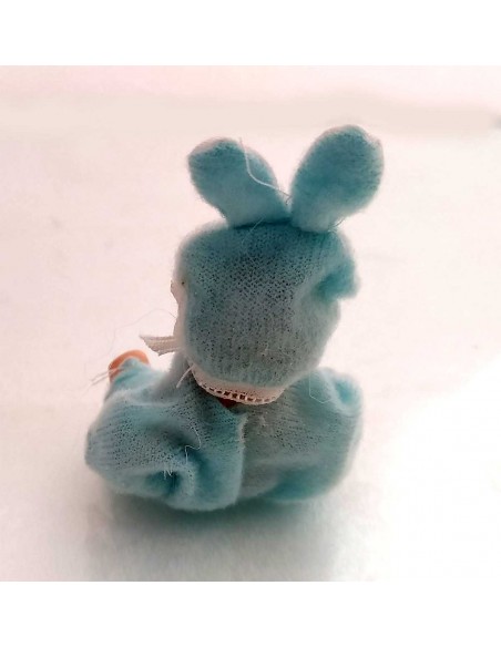 Coniglietto-in-ceramica-con-vestito-e-cappello-celeste-5x8-cm-3