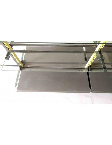 Scaffale-gondola-bifacciale-per-esposizione-con-base-in-legno-e-ripiani-in-vetro-11