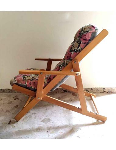 Poltrona-in-legno-relax-con-cuscino-fantasia-fiori-2
