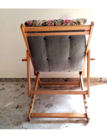 Poltrona-in-legno-relax-con-cuscino-fantasia-fiori-4