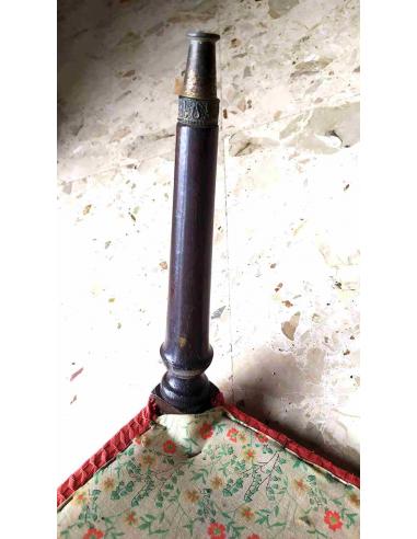 Poltroncine-in-legno-ricoperte-di-tessuto-rosso-vintage-anni-60-11