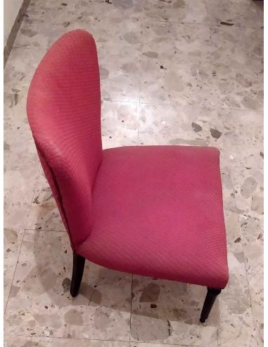 Poltroncine-in-legno-ricoperte-di-tessuto-rosso-vintage-anni-60-1