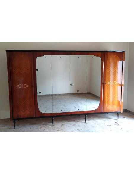 Armadio-in-legno-lucido-antico-con-6-ante-e-specchio-centrale