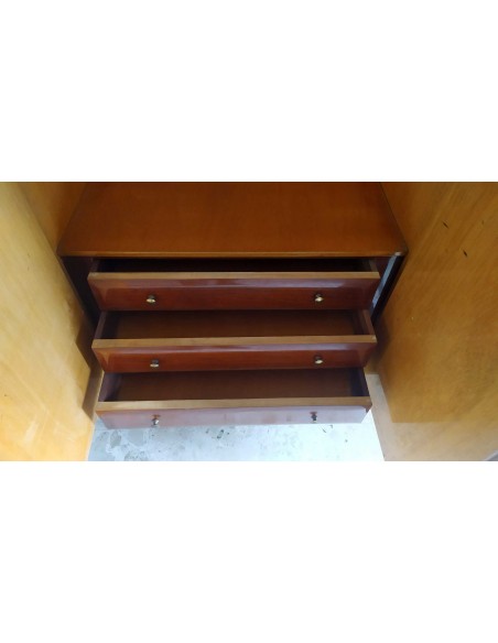 Armadio-in-legno-lucido-antico-con-6-ante-e-specchio-centrale-6