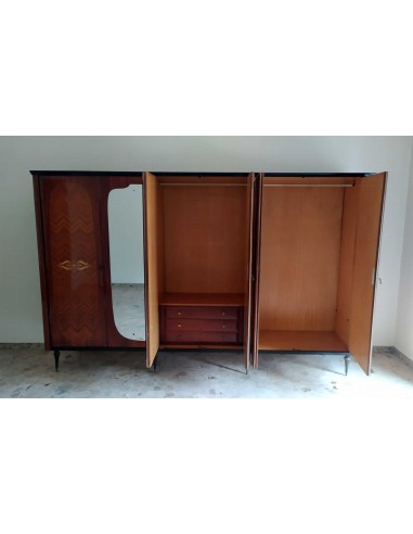 Armadio-in-legno-lucido-antico-con-6-ante-e-specchio-centrale-8