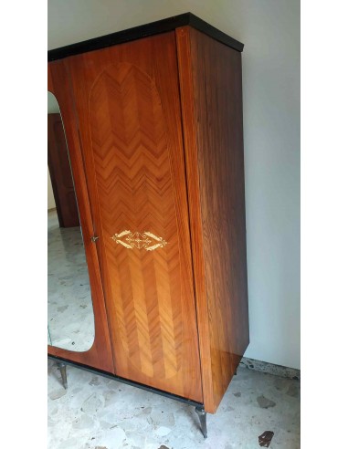 Armadio-in-legno-lucido-antico-con-6-ante-e-specchio-centrale-11